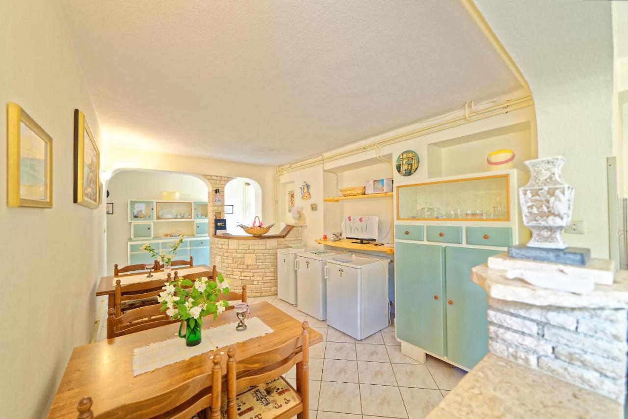 Guest House Jolanda Медулин Екстер'єр фото